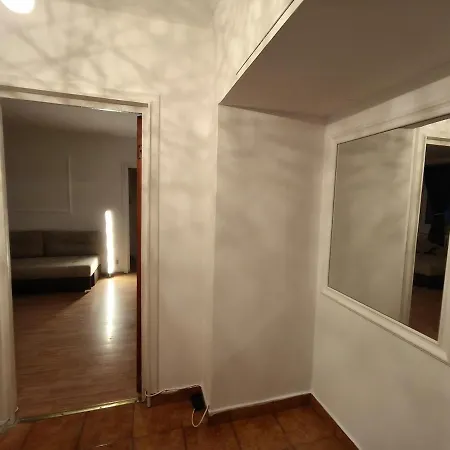 - 2 Sector 3 ,titan, Ior Parc * بوخارست