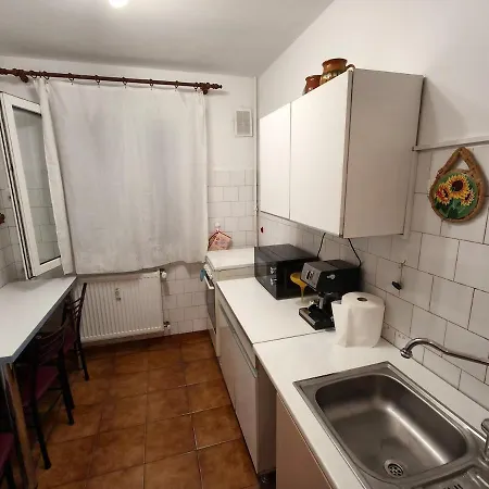 - 2 Sector 3 ,titan, Ior Parc * بوخارست