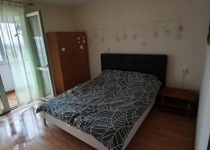 - 2 Sector 3 ,titan, Ior Parc Apartment