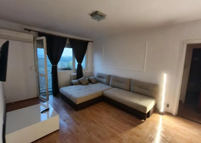 - 2 Sector 3 ,titan, Ior Parc * בוקרשט